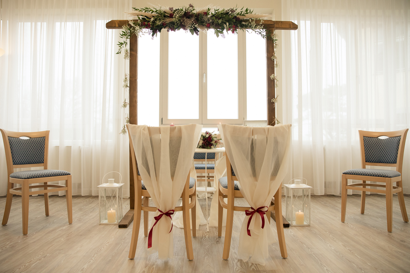 Tischdekoration für eine Hochzeit in den Strandvillen