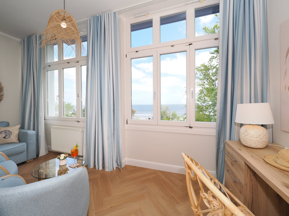 Zimmer mit Blick aufs Meer